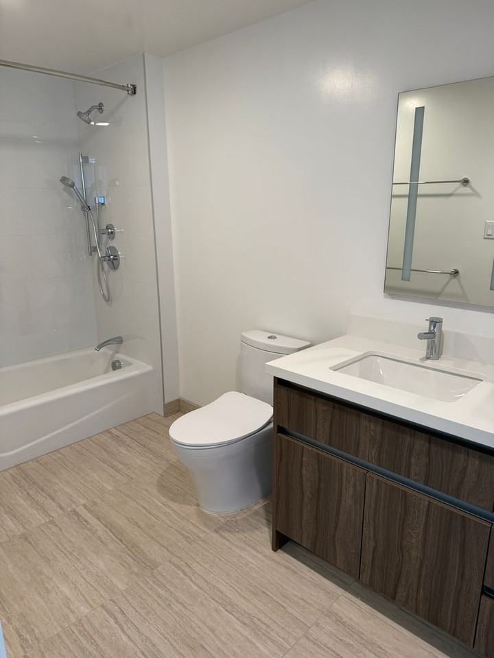 1515 Liona St #400 - Photo 4 of 9