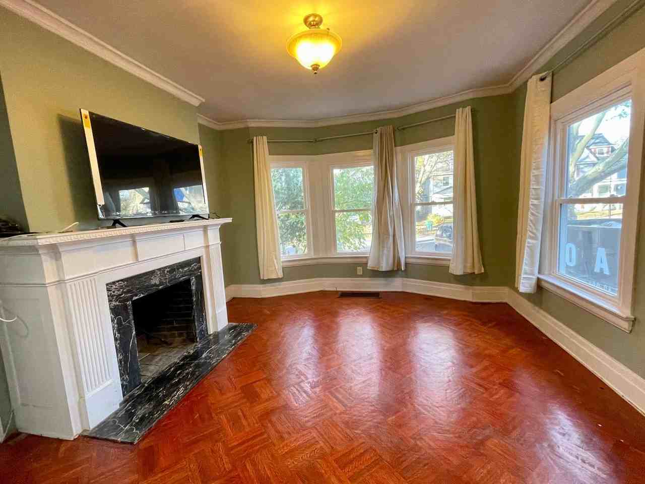 45 Clay Ave - Photo 3 of 7