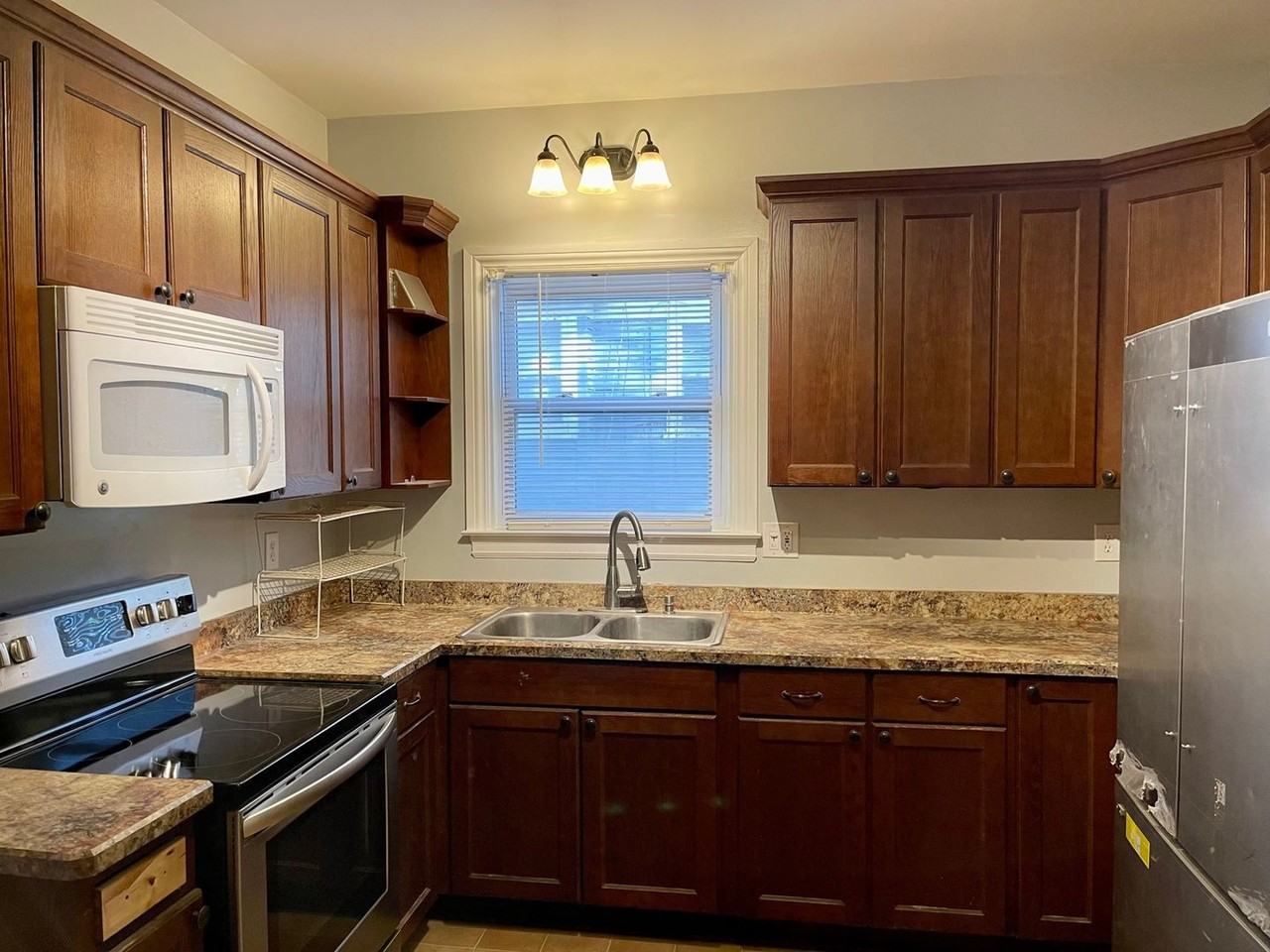 45 Clay Ave - Photo 5 of 7