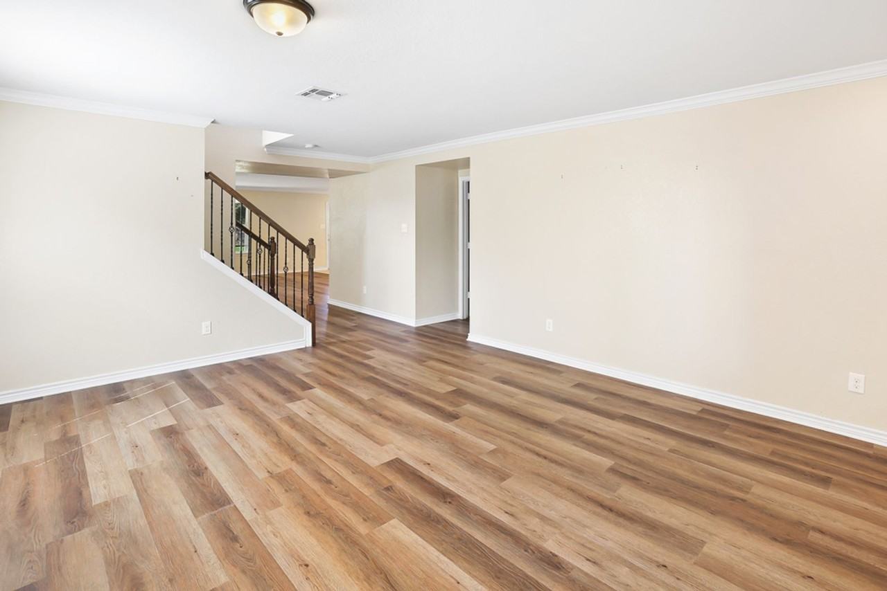 691 Anthem Ln - Photo 6 of 33