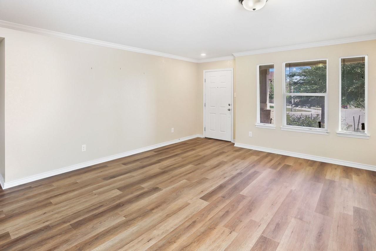 691 Anthem Ln - Photo 7 of 33