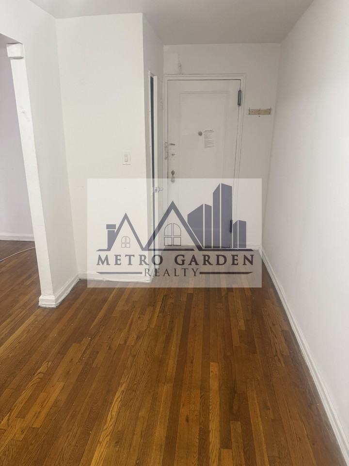 6712 Yellowstone Boulevard #B9 - Photo 4 of 18