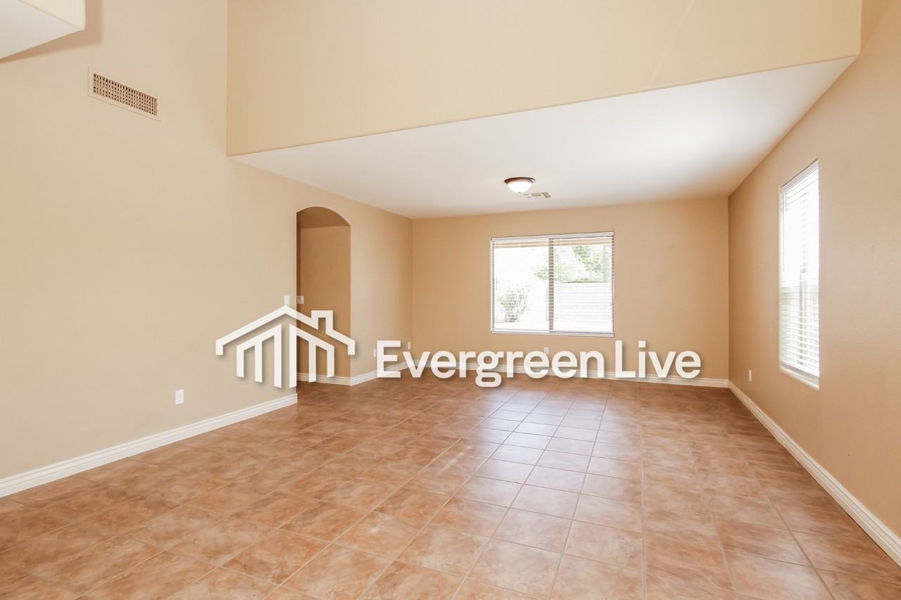 8032 Preston Lane - Photo 4 of 20