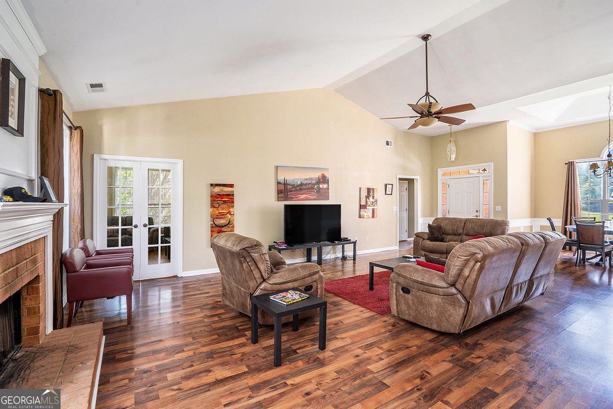 9750 Lakemoore Cv - Photo 3 of 4