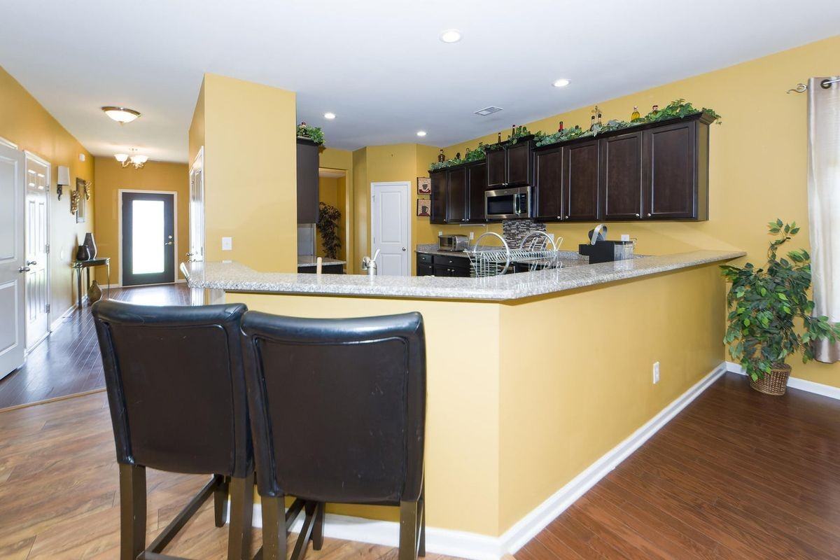 7600 High Maple Cir - Photo 4 of 19