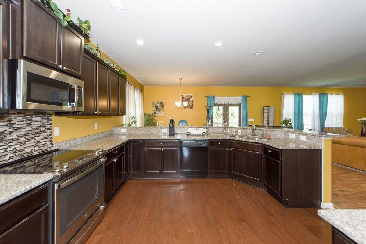 7600 High Maple Cir - Photo 6 of 19