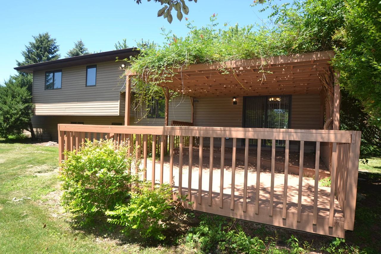 537 Blue Ridge Ct - Photo 2 of 21