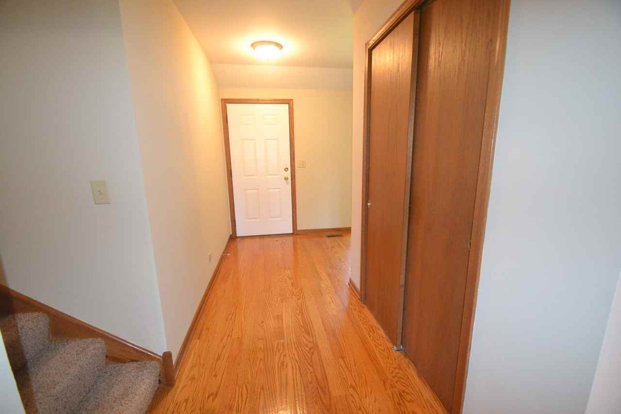 537 Blue Ridge Ct - Photo 3 of 21