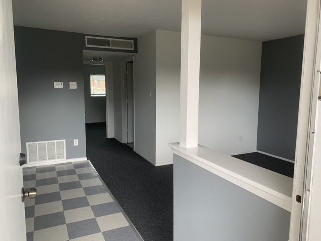 4901 San Mateo Ln Ne #8 - Photo 2 of 9