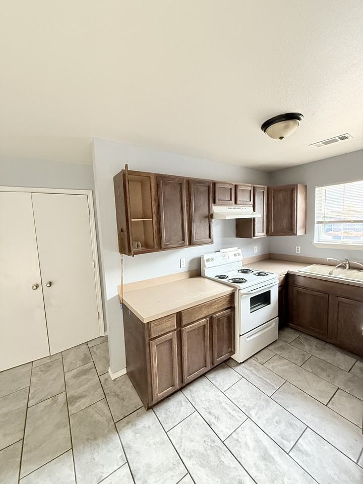 2904 Zion Pl #B - Photo 3 of 14