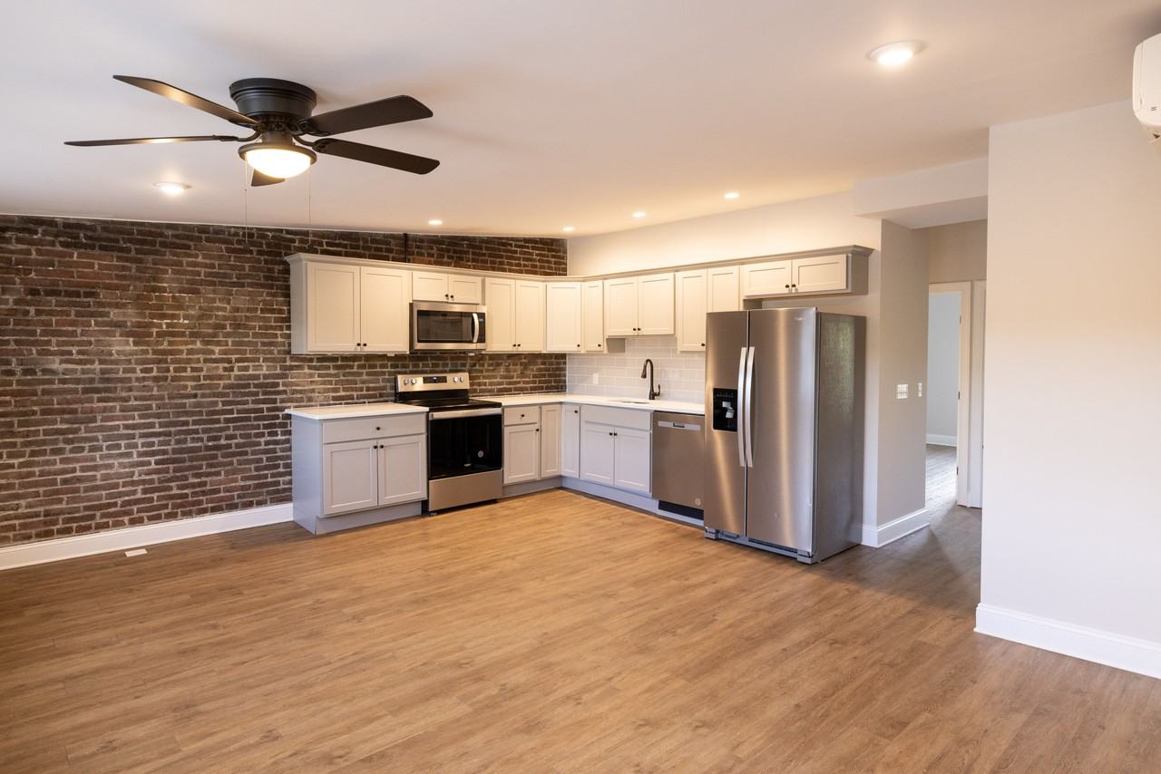 611 Main St #301 - Photo 2 of 15