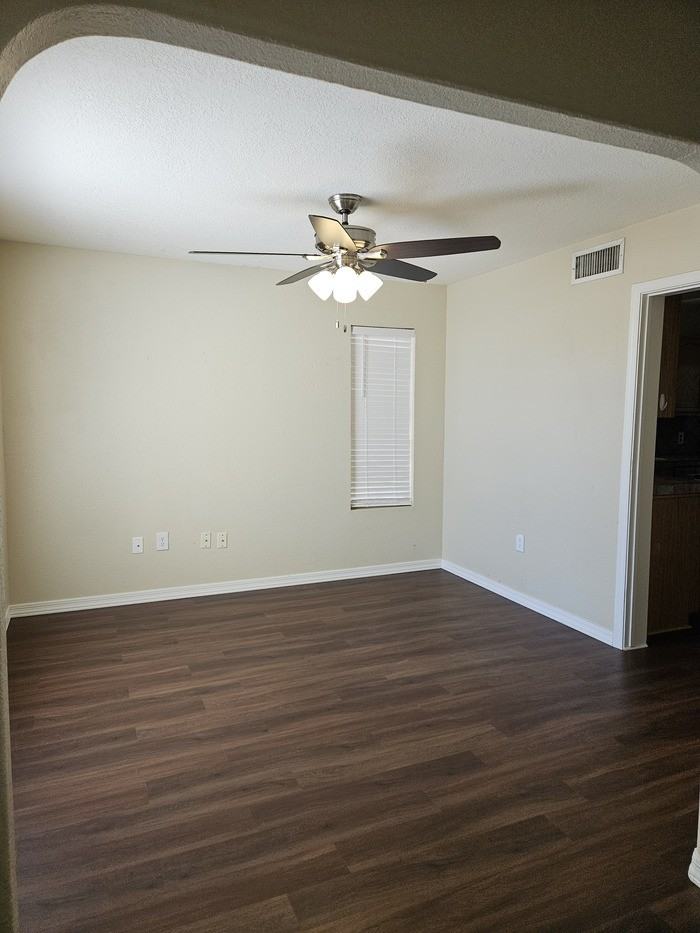 1194 N Madrid Ln - Photo 2 of 12