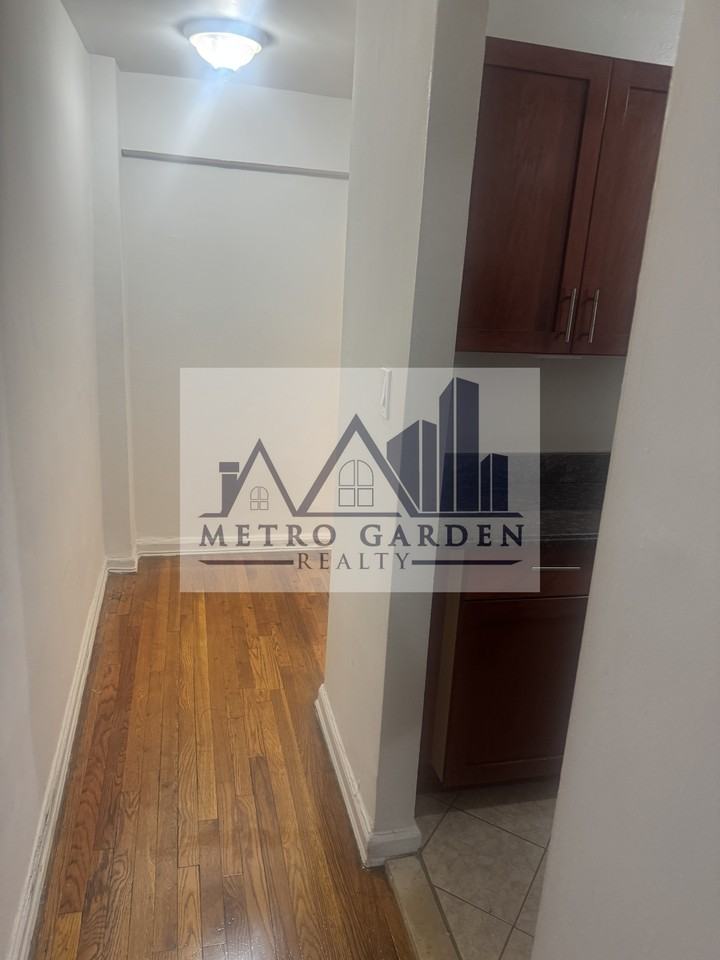 6712 Yellowstone Boulevard #B9 - Photo 7 of 18