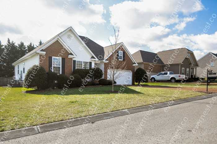 1105 Mcdonough Cir - Photo 2 of 33