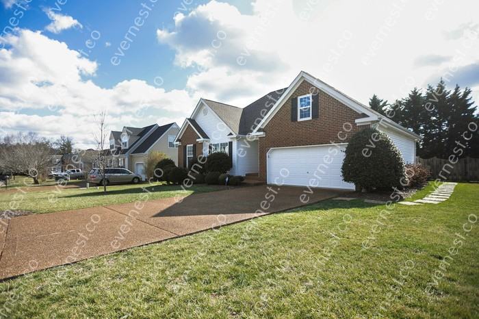 1105 Mcdonough Cir - Photo 3 of 33