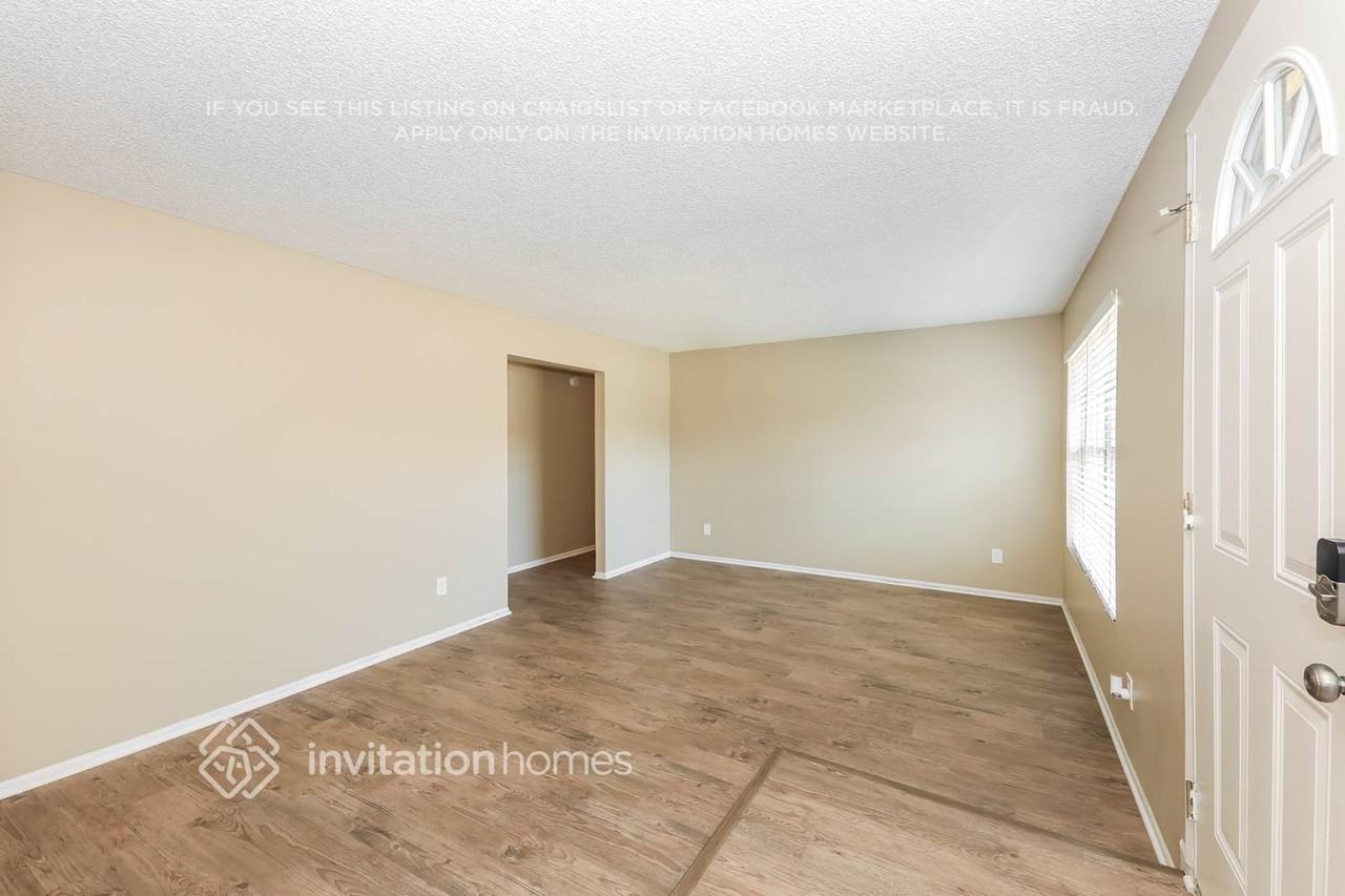 12761 Harlow Ave - Photo 4 of 17