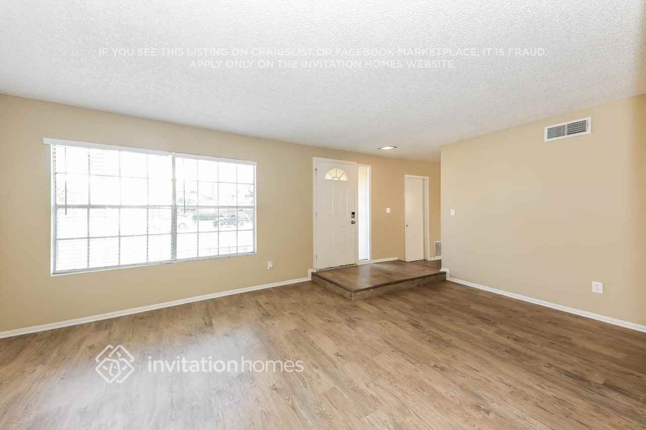 12761 Harlow Ave - Photo 5 of 17