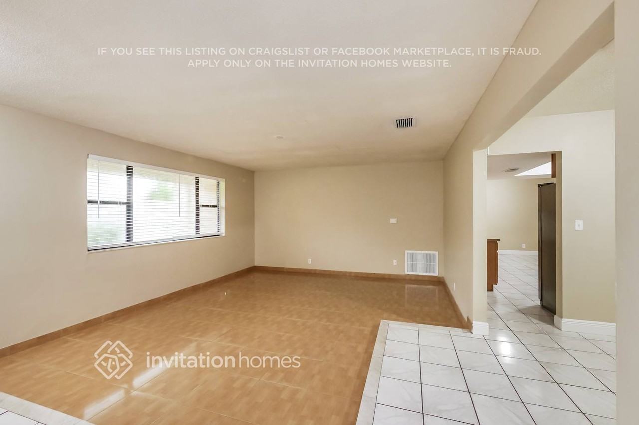2231 Sw 67th Way - Photo 4 of 17