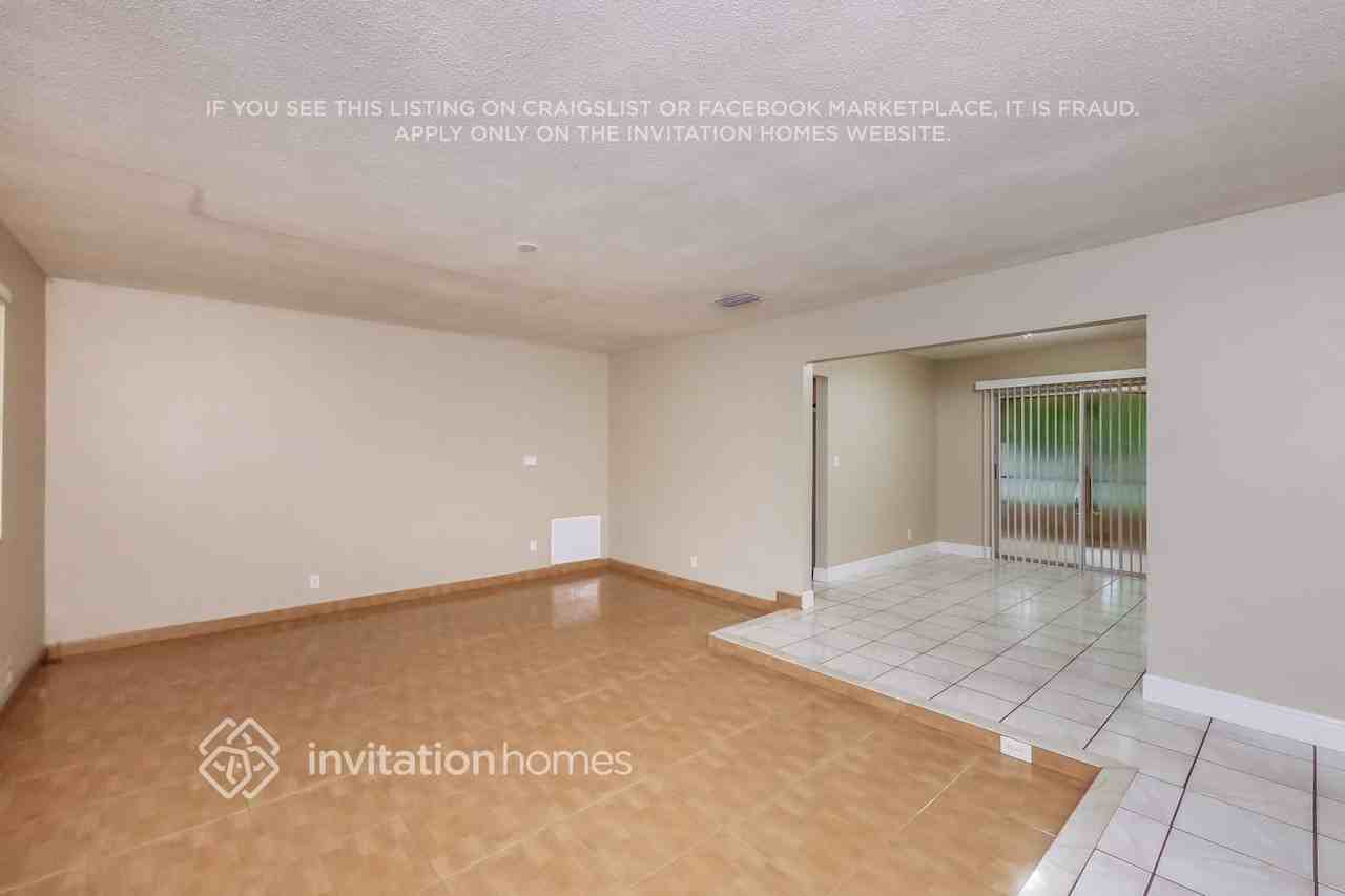 2231 Sw 67th Way - Photo 5 of 17
