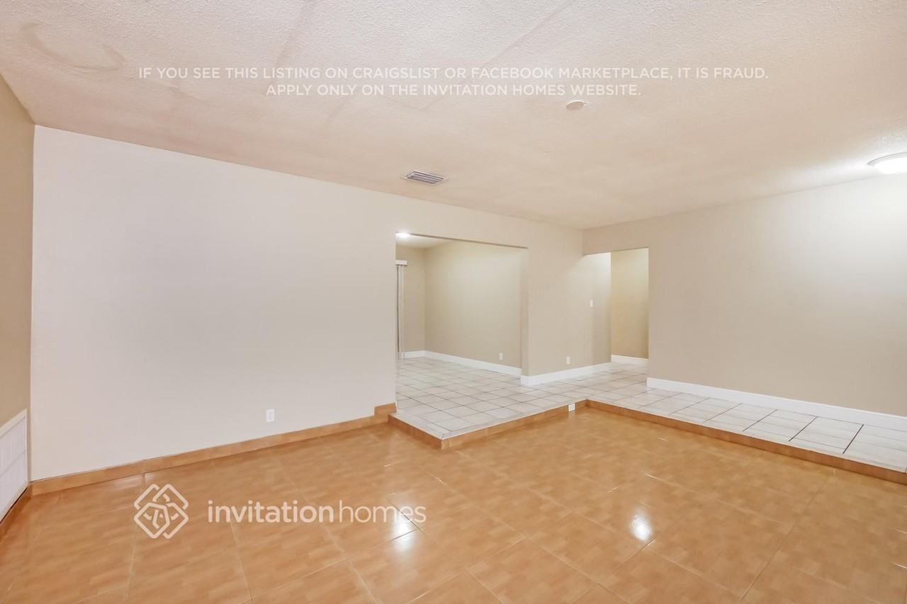 2231 Sw 67th Way - Photo 6 of 17
