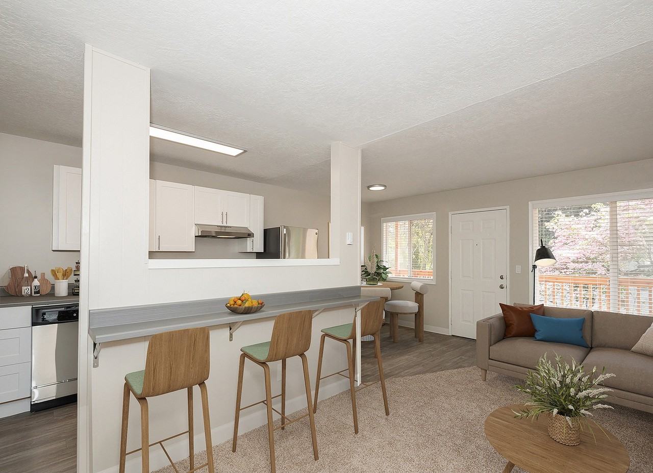 Alexander Vincent I - Photo 2 of 19