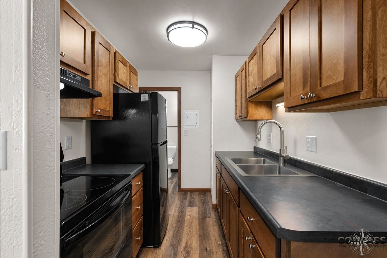 1025 W. MacArthur Avenue - Photo 2 of 34