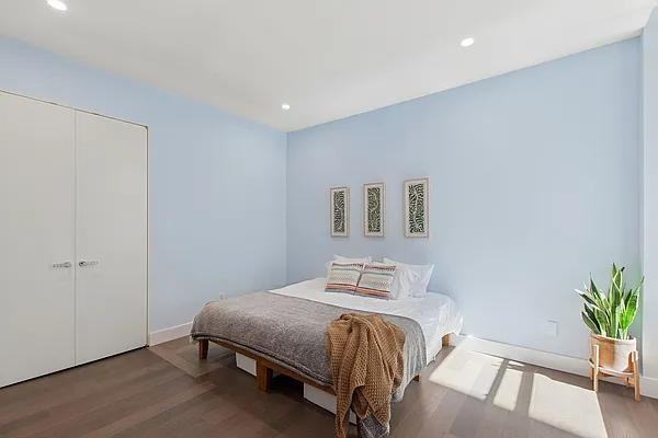 Broad St #9E - Photo 2 of 10