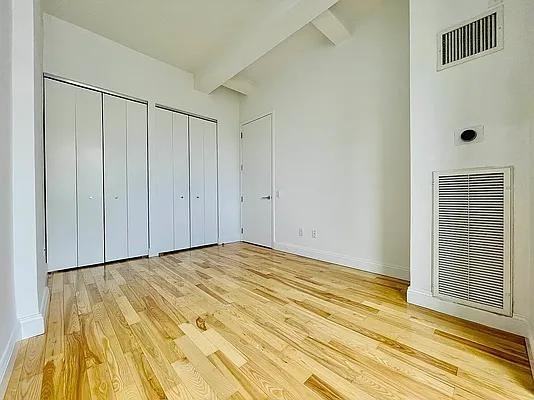 Greenwich St #2601 - Photo 3 of 4