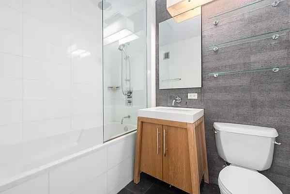 Greenwich St #1504 - Photo 4 of 5