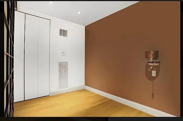 Greenwich St #821 - Photo 3 of 7