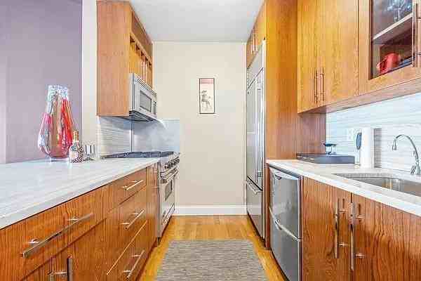 Greenwich St #714 - Photo 4 of 12