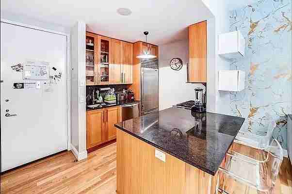 Greenwich St #716 - Photo 3 of 13