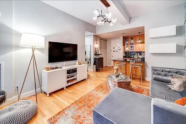 Greenwich St #716 - Photo 6 of 13