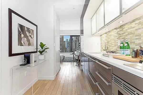 Wall St #29L - Photo 4 of 8