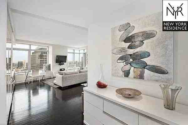 Washington St #45B - Photo 2 of 9