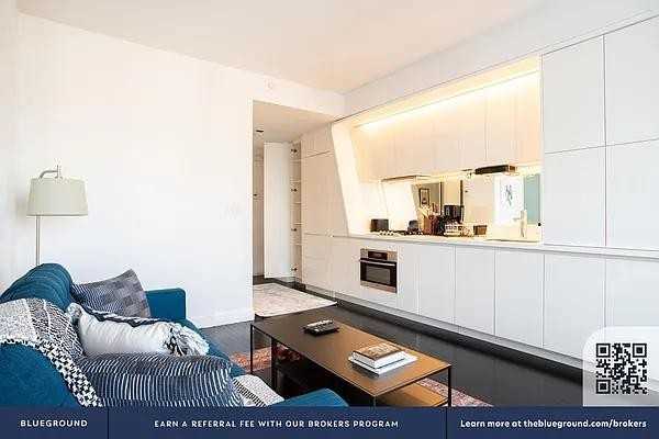 Washington St #29D - Photo 3 of 7