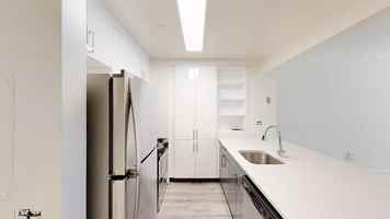 featured image of Hanover Sq #3D