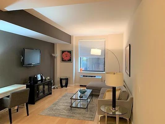 West St #15G - Photo 4 of 20