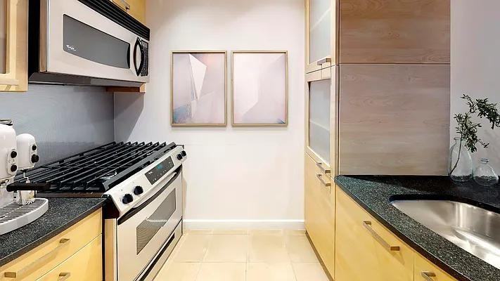 Leonard St #822 - Photo 2 of 5