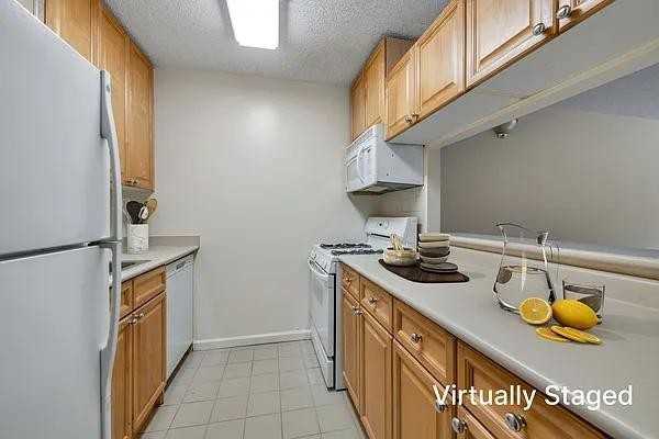 Battery Pl #2Y - Photo 4 of 9