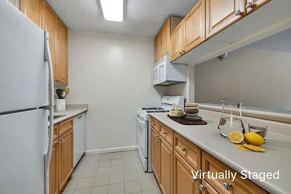 Battery Pl #8Y - Photo 3 of 16