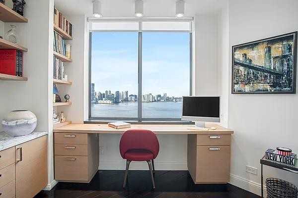 Rector Pl #20B - Photo 2 of 9