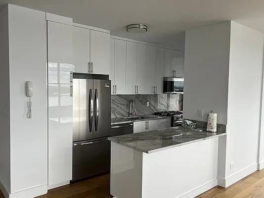 Rector Pl #21H - Photo 2 of 20