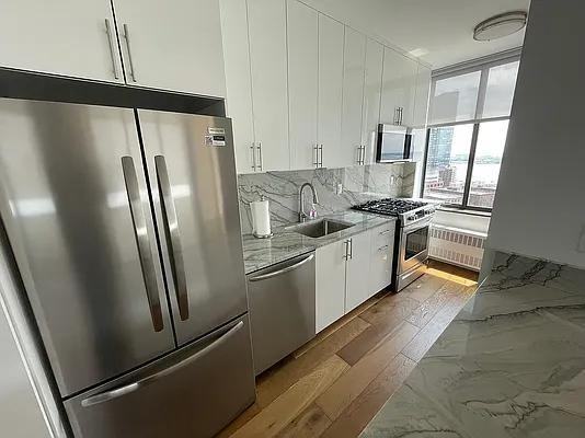 Rector Pl #21H - Photo 3 of 20