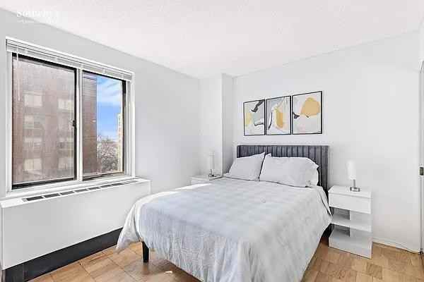 Rector Pl #5L - Photo 2 of 20