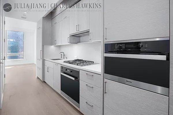 City Pt #15G - Photo 3 of 20