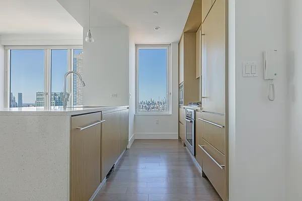 Bridge St #40H - Photo 7 of 20