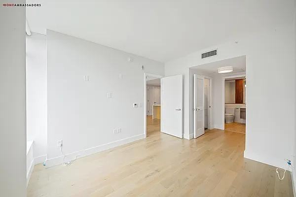 Schermerhorn St #C15 - Photo 5 of 9