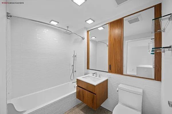 Schermerhorn St #C15 - Photo 7 of 9