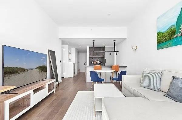 Hoyt St #5G - Photo 2 of 12